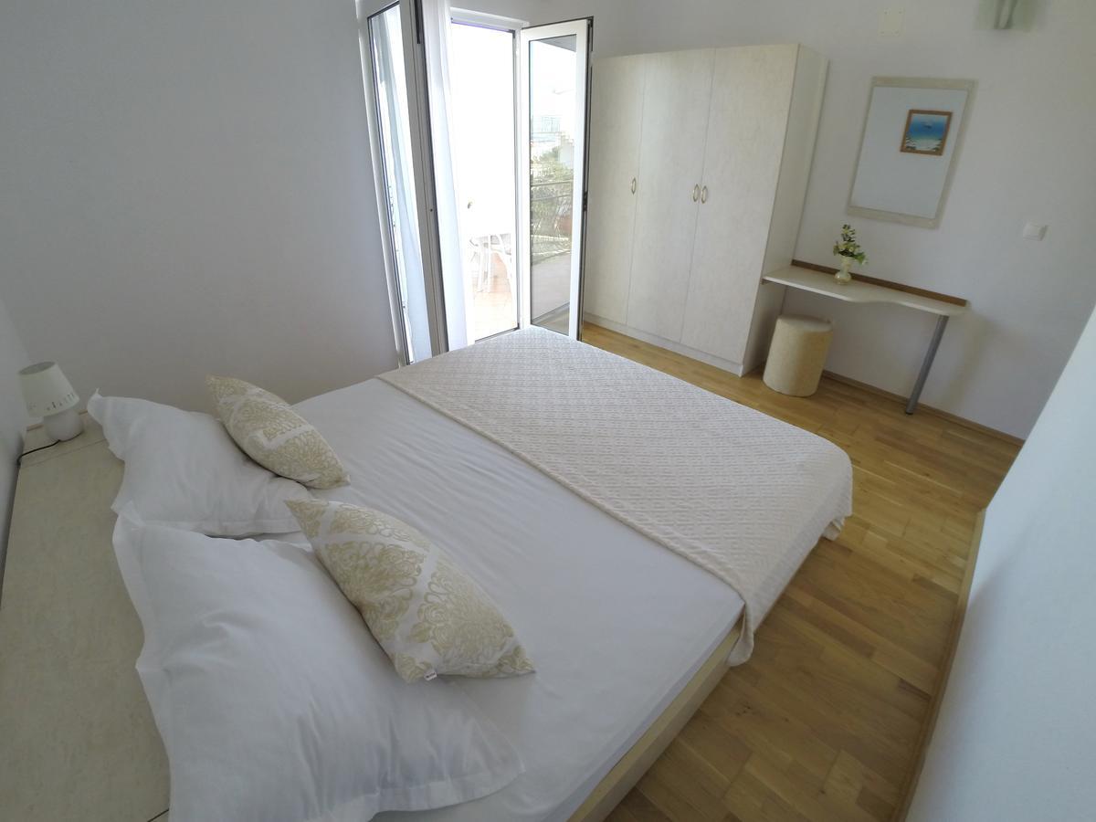 Apartments Ljiljana Трогир Экстерьер фото
