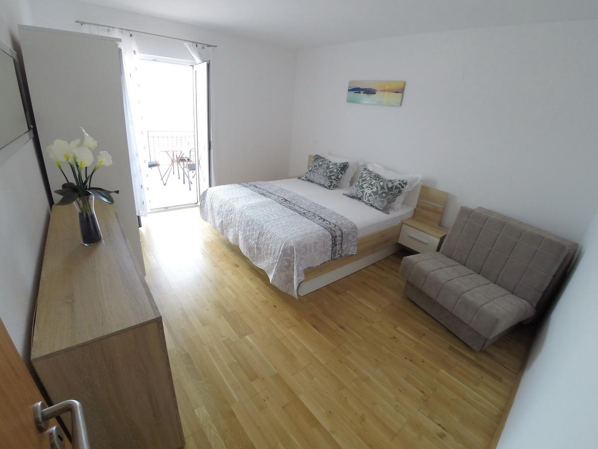 Apartments Ljiljana Трогир Экстерьер фото